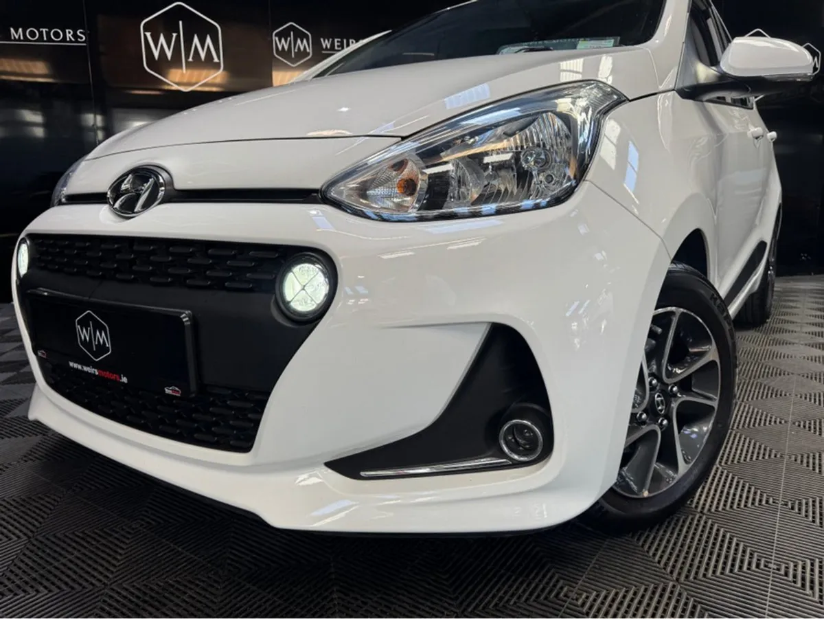Hyundai i10 Hyundai I10 Deluxe/ Low Mileage 4DR - Image 3
