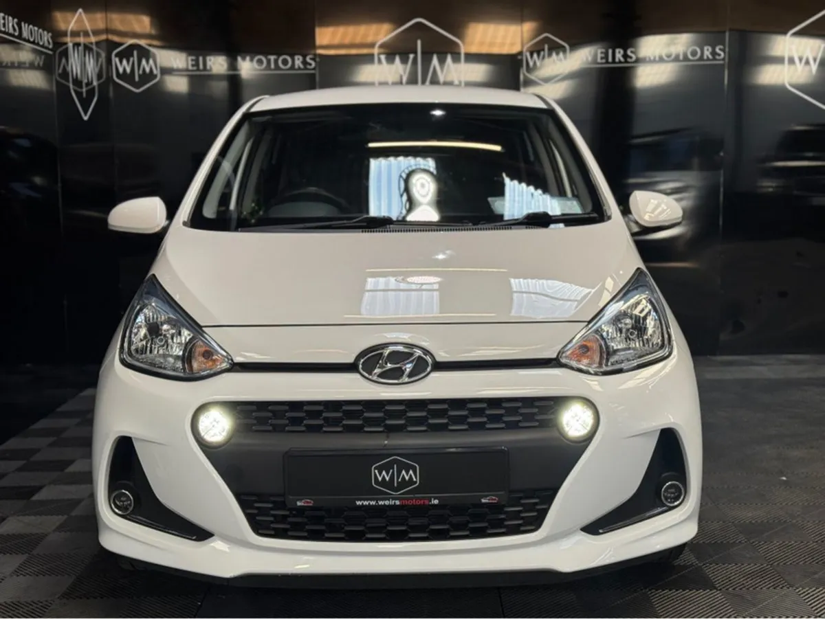 Hyundai i10 Hyundai I10 Deluxe/ Low Mileage 4DR - Image 4