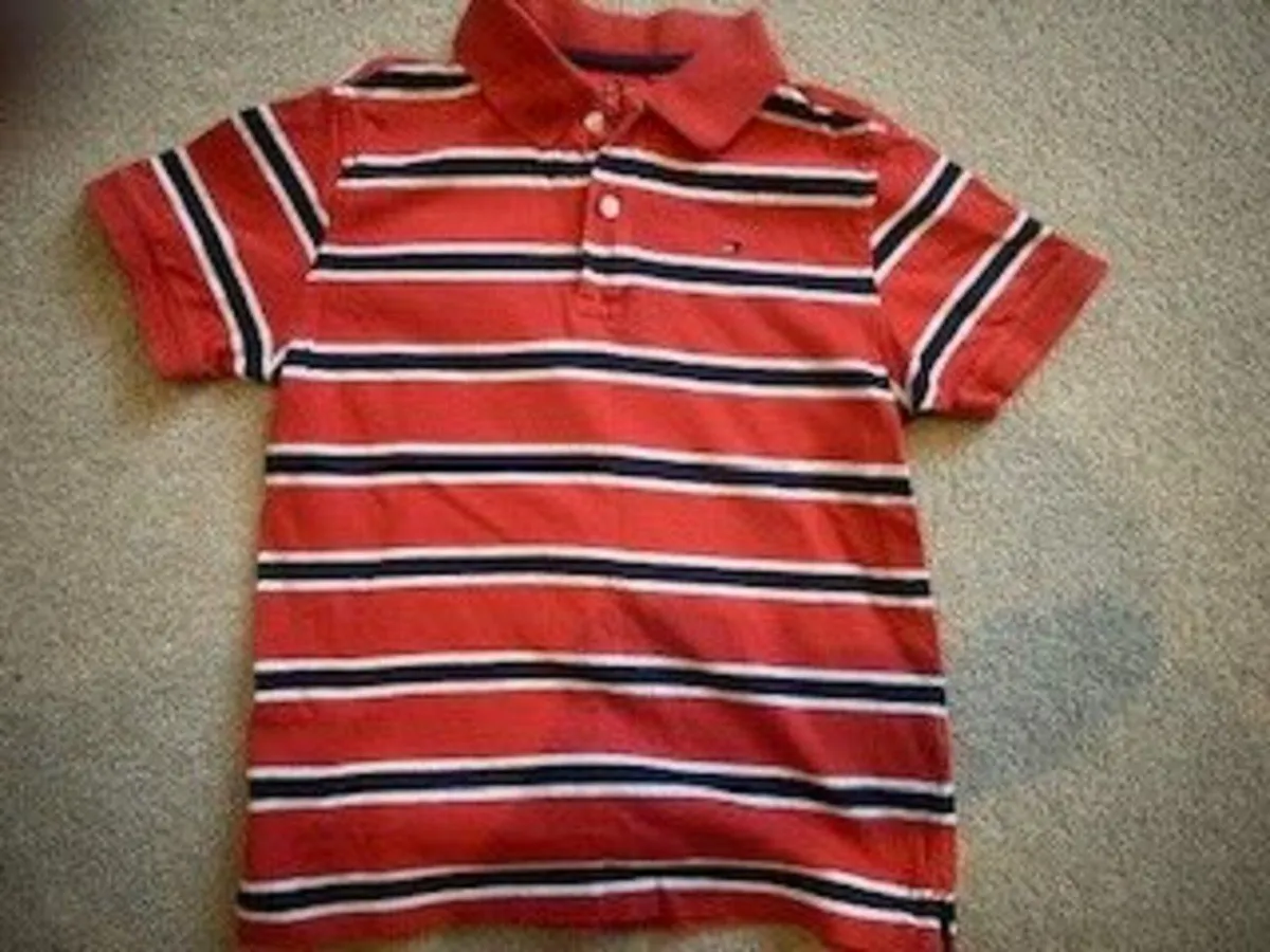 Tommy Hilfiger boys polo tshirt age 6-7 - Image 2