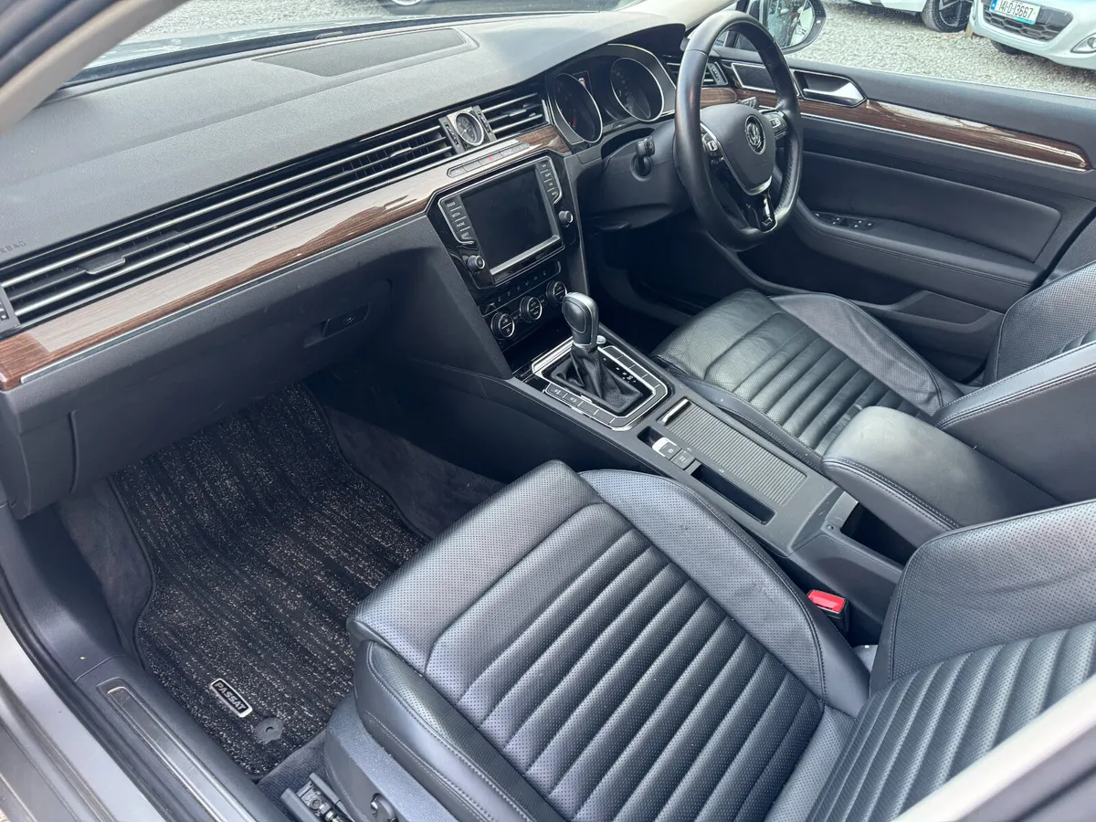 2017 Volkswagen Passat 1.4 Automatic Highline - Image 2