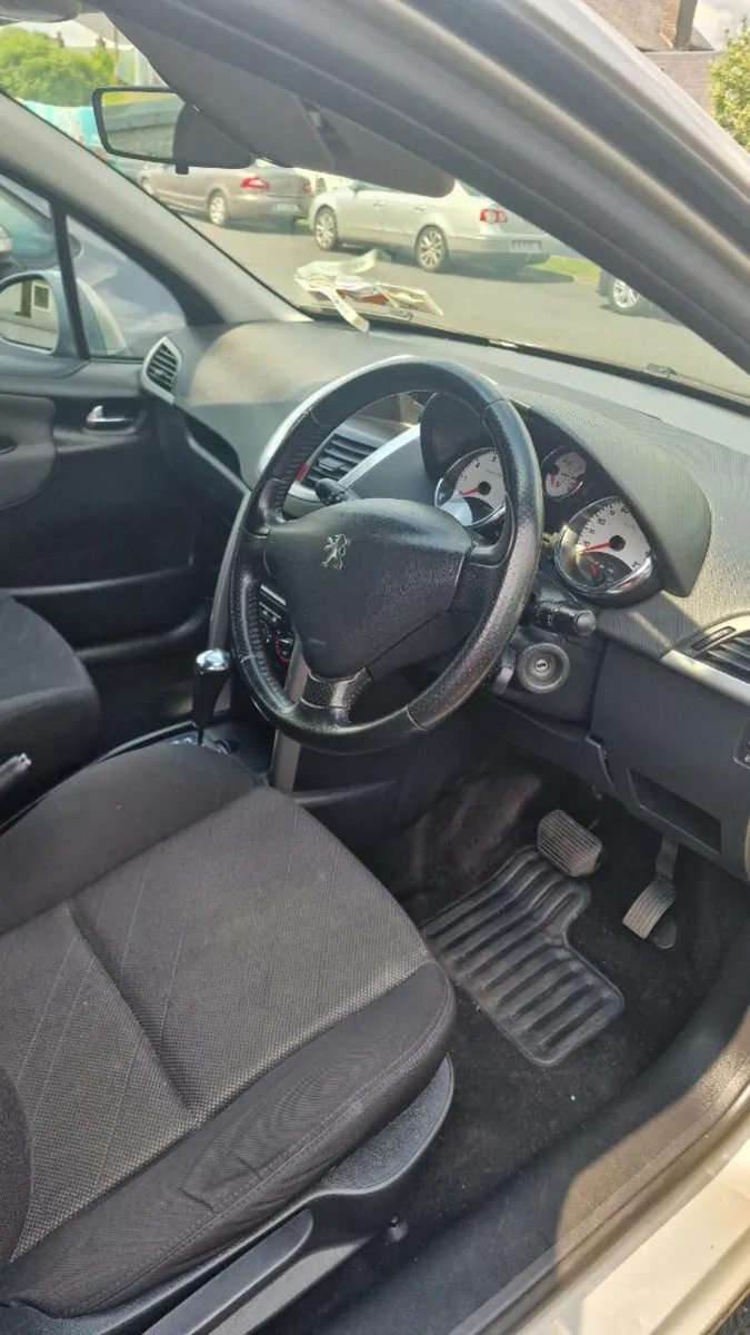 Peugeot 207 - Image 3