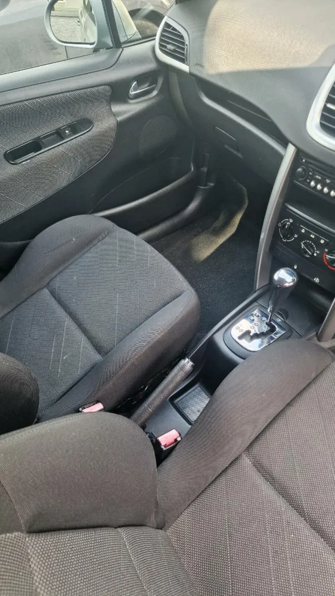 Peugeot 207 - Image 4