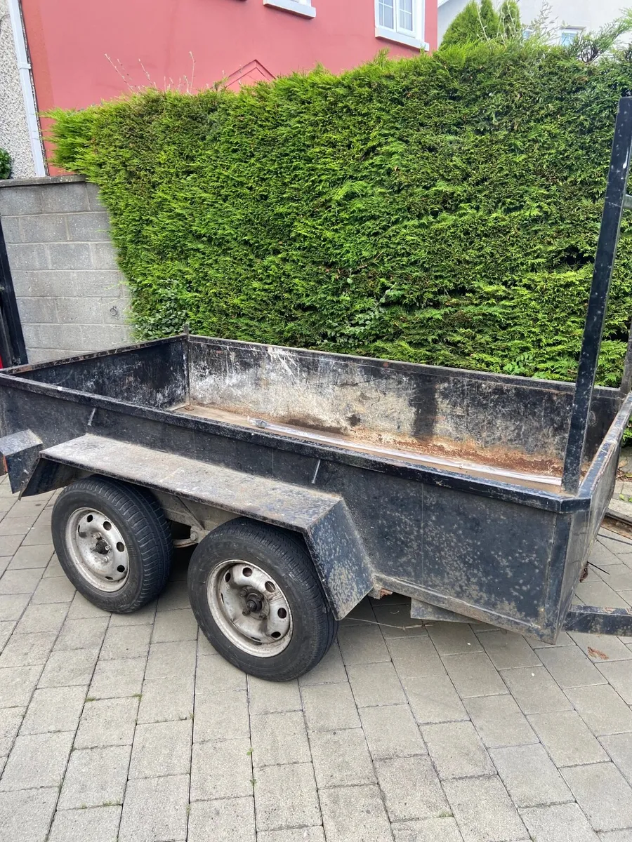 Trailer - Image 1