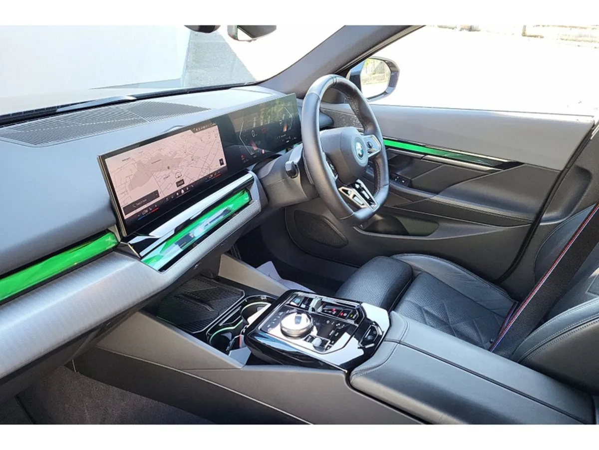BMW i5 Edrive40 M Sport PRO Harmon Kardon Sound S - Image 3