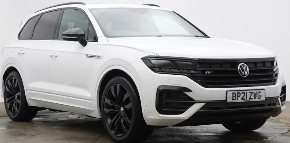 Volkswagen Touareg 3.0 TDI V6 Black Edition SUV 5 - Image 1