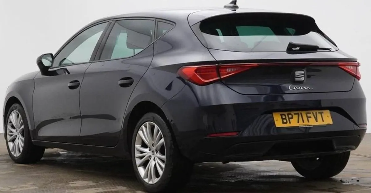 SEAT Leon 2.0 TDI SE Dynamic Hatchback 5dr Diesel - Image 2