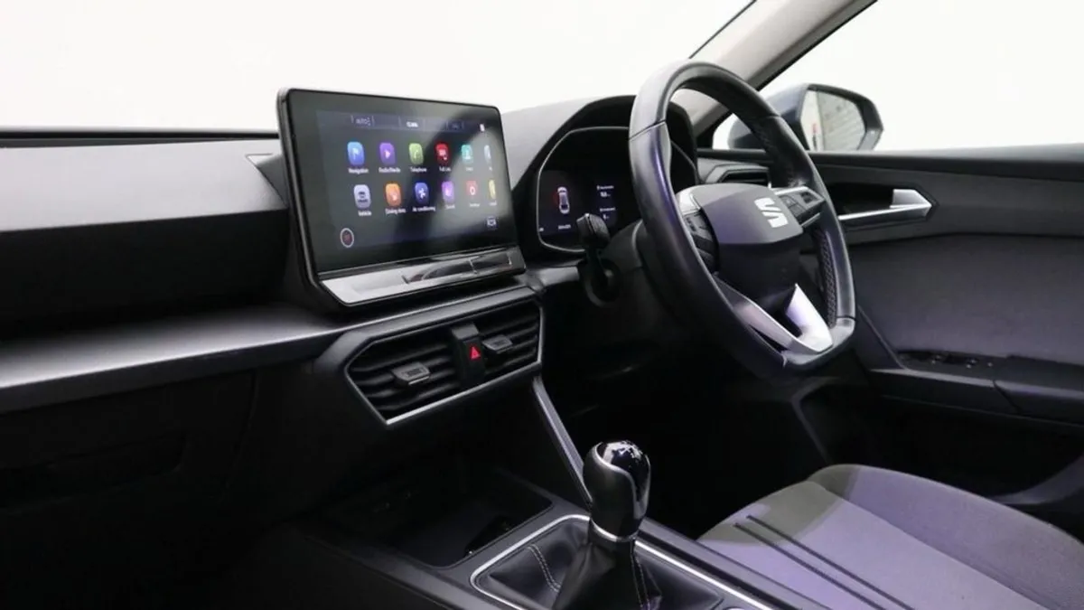 SEAT Leon 2.0 TDI SE Dynamic Hatchback 5dr Diesel - Image 4