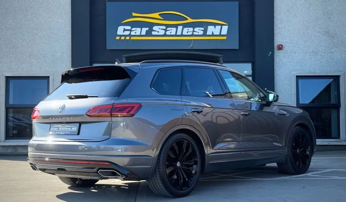 Volkswagen Touareg 3.0 TDI V6 Black Edition SUV 5 - Image 4