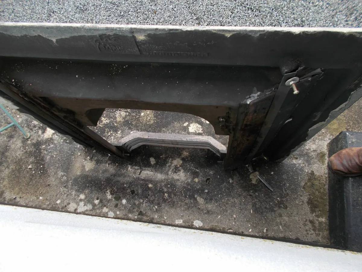 Fireplace Surround, Grate, and Front Piece - Image 4