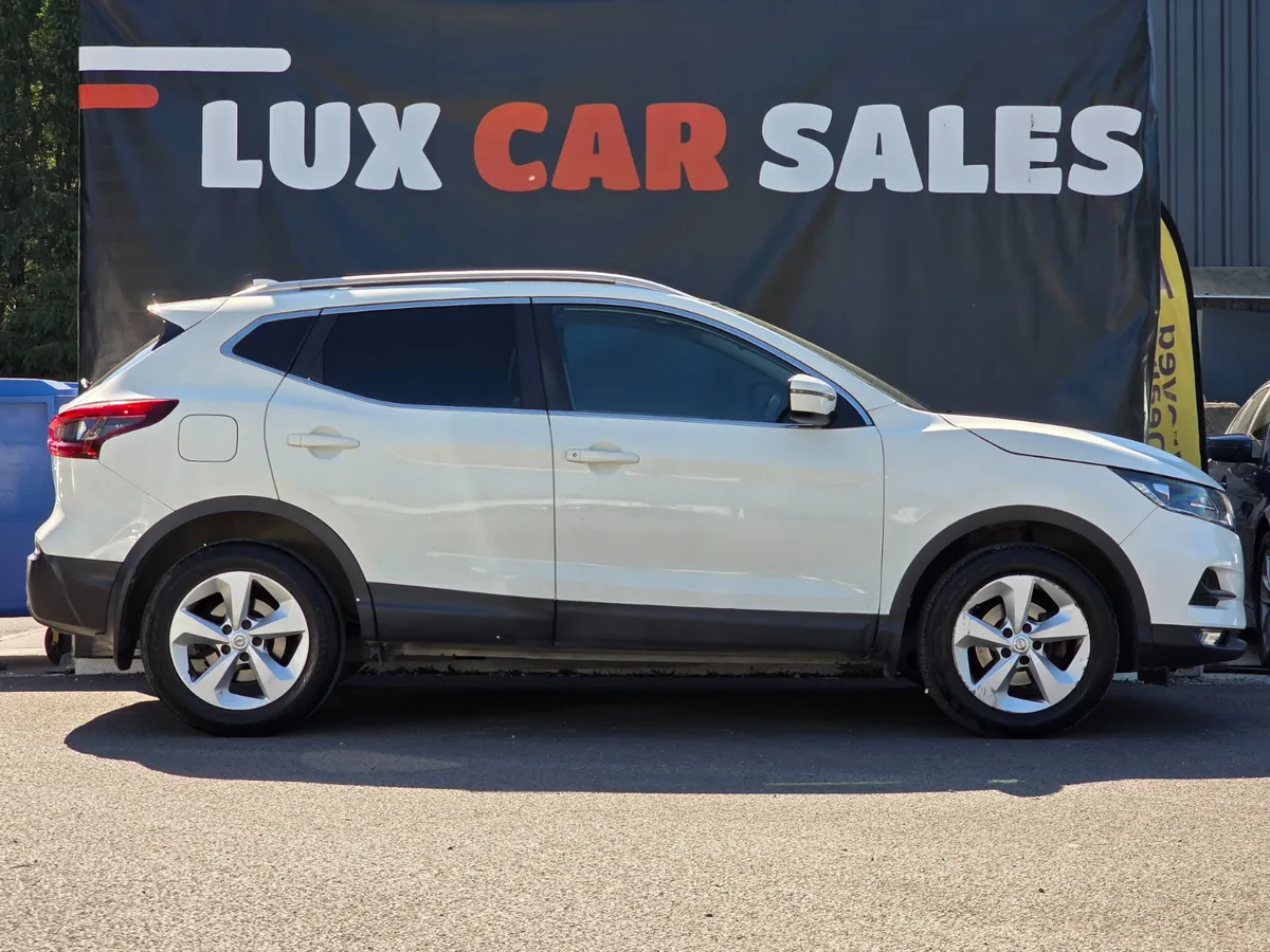 2018 Nissan Qashqai 1.2 SV // ** LOW MILEAGE ** - Image 2
