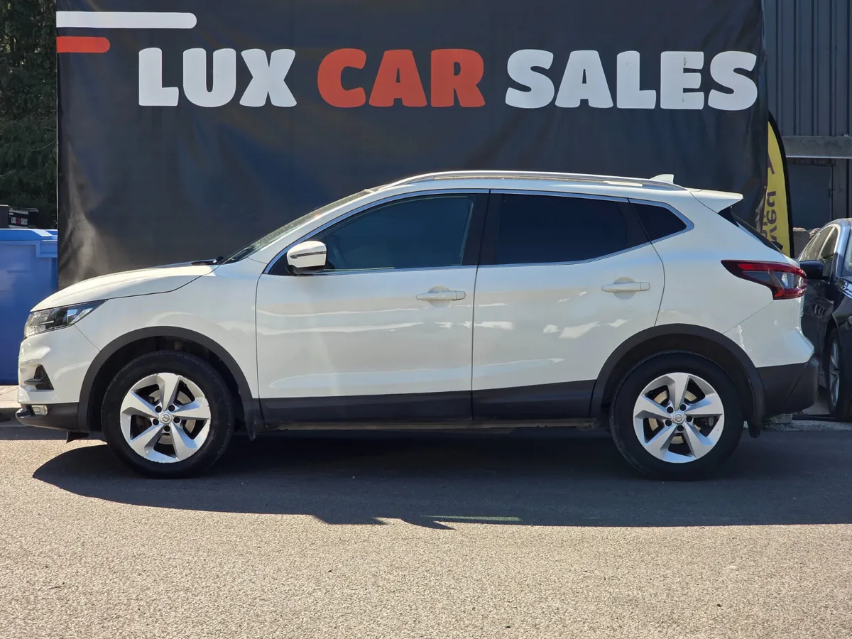 2018 Nissan Qashqai 1.2 SV // ** LOW MILEAGE ** - Image 3