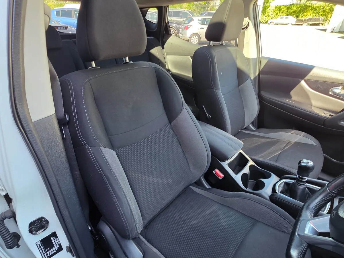 2018 Nissan Qashqai 1.2 SV // ** LOW MILEAGE ** - Image 4