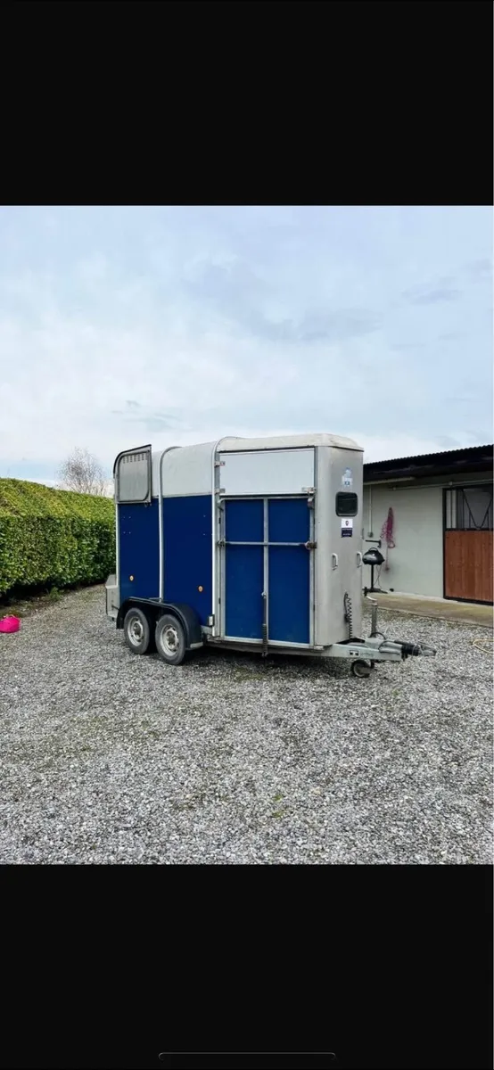Horse box - Image 1