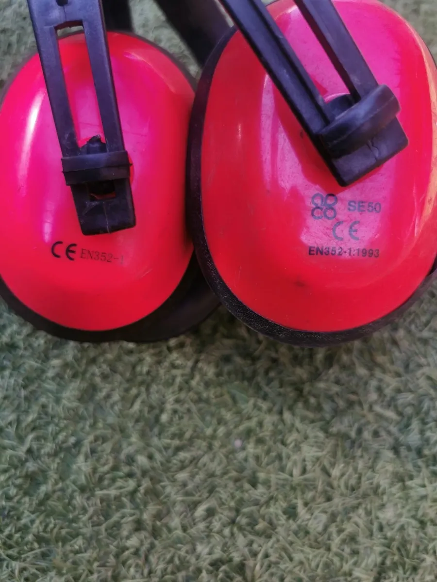 2 Pair of Ear Defenders cheap - Image 4
