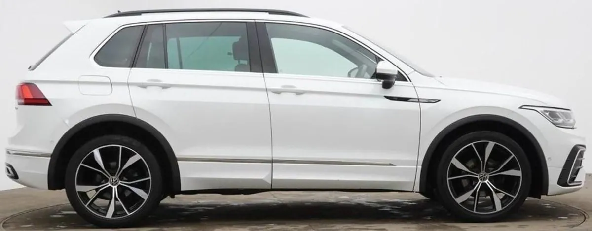 Volkswagen Tiguan 2.0 TDI R-line SUV 5dr Diesel D - Image 3