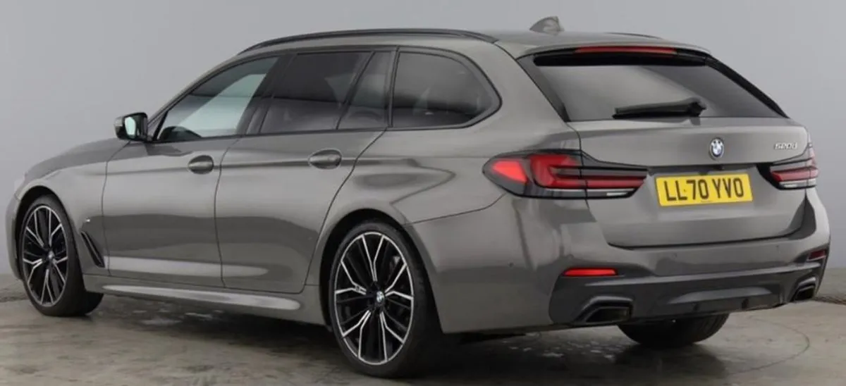 BMW 5 Series 2.0 520d MHT M Sport Touring 5dr Die - Image 3