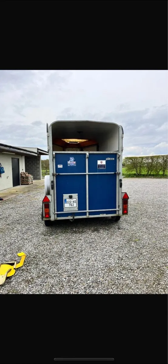 Horse box - Image 2