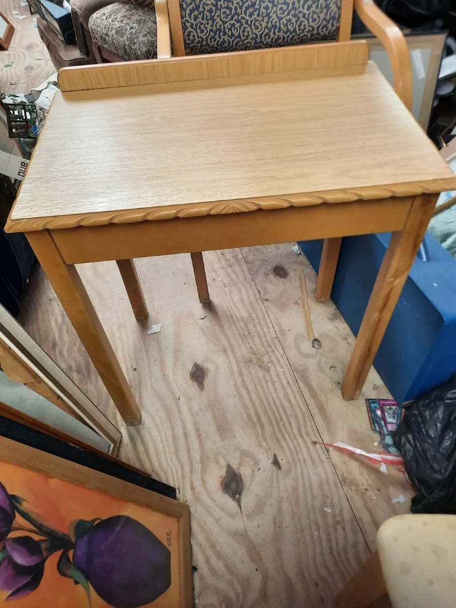Occasional table - Image 1