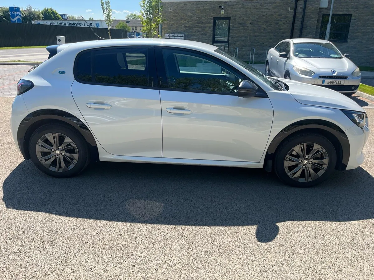 Peugeot e208 136hp 50kw - Image 4