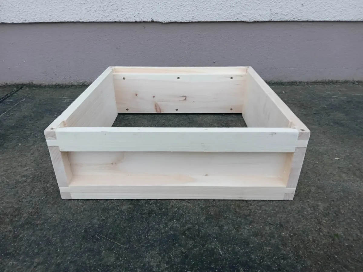 Bee Hives and Beekeeping Equipment - Image 2