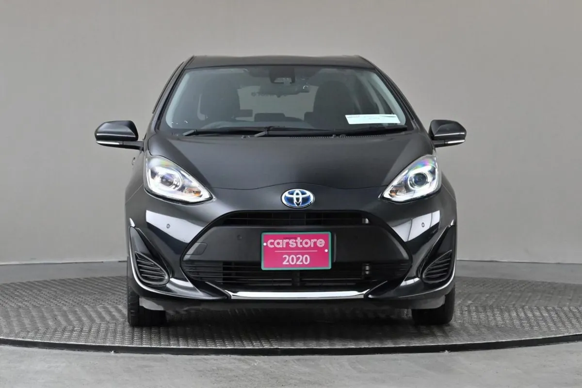 Toyota Aqua 1.5 Vvt-i Hybrid  reverse Cam park Se - Image 2
