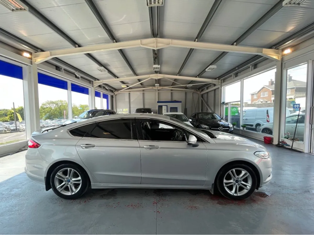 Ford Mondeo Titanium 1.5 TD 120PS 6speed 4DR - Image 4