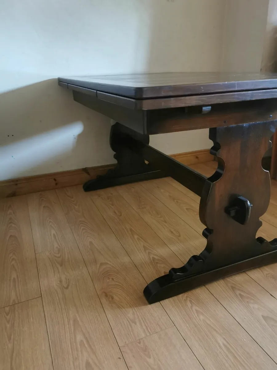 Oak Solid Quality Extendable dining table 6-8perso - Image 3