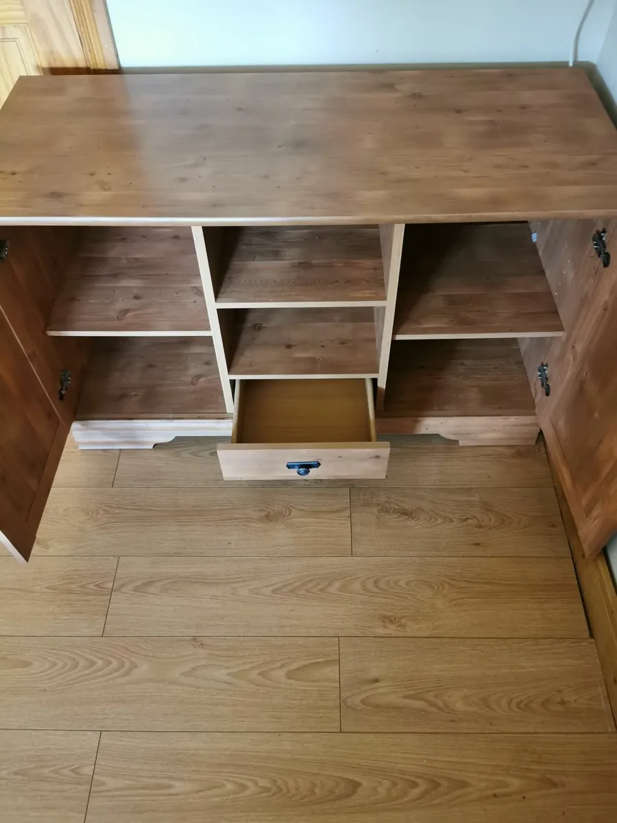 Modern Quality Roomy TV stand unit - Image 2