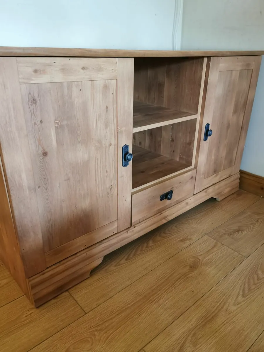 Modern Quality Roomy TV stand unit - Image 3