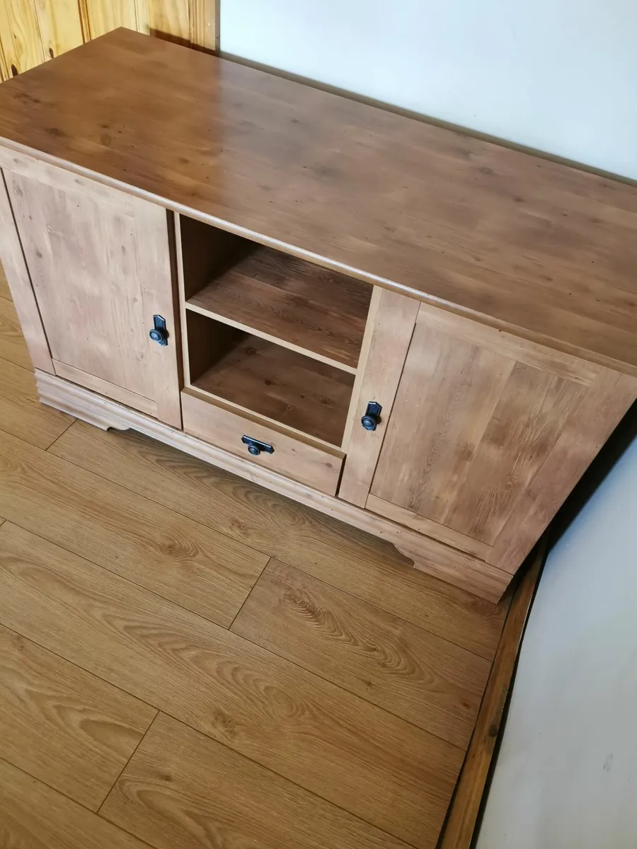 Modern Quality Roomy TV stand unit - Image 1
