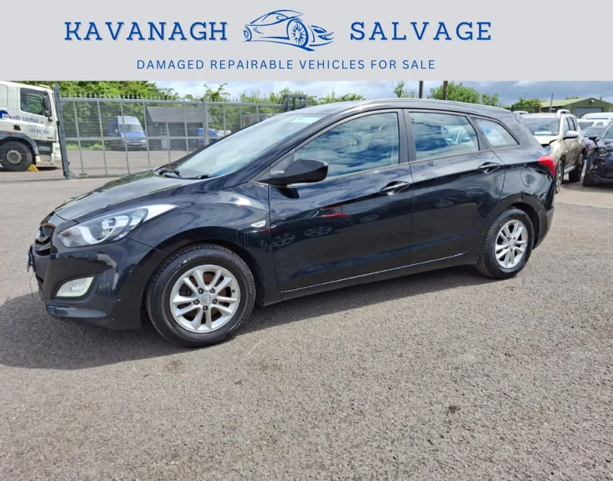 132 Hyundai i30.  Light Damage! - Image 1