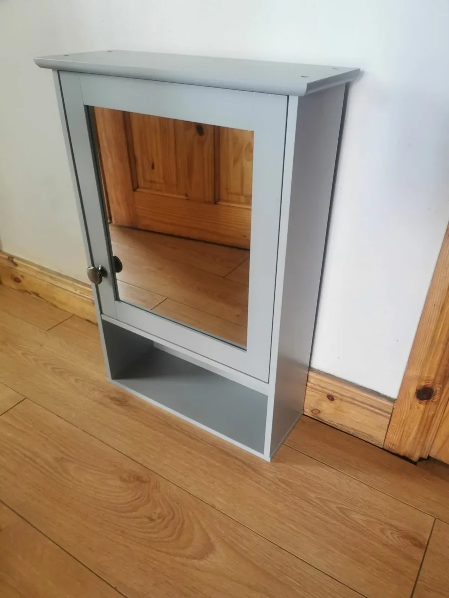 Quality Expensive bathroom cabinet 6months - Image 1