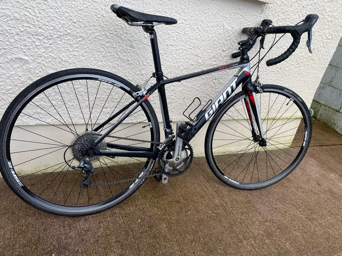 Like new Giant Defy5 700x25c wheels 16 - Image 2