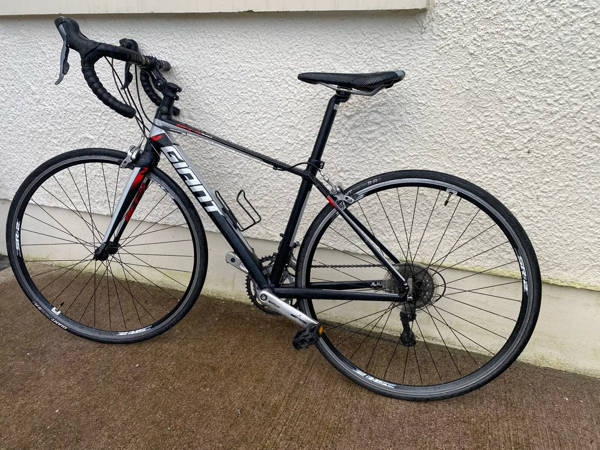 Like new Giant Defy5 700x25c wheels 16 - Image 4