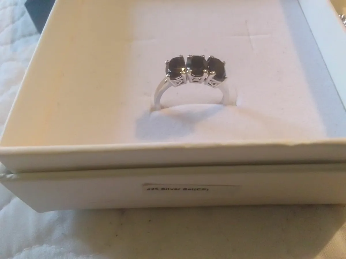 STERLING SILVER BLACK SPINEL TRILOGY RING O - Image 4