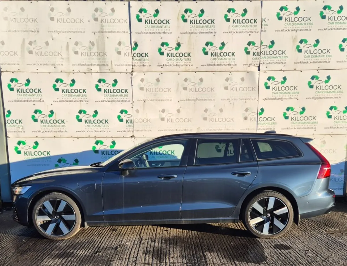 2024 VOLVO V60 AWD
