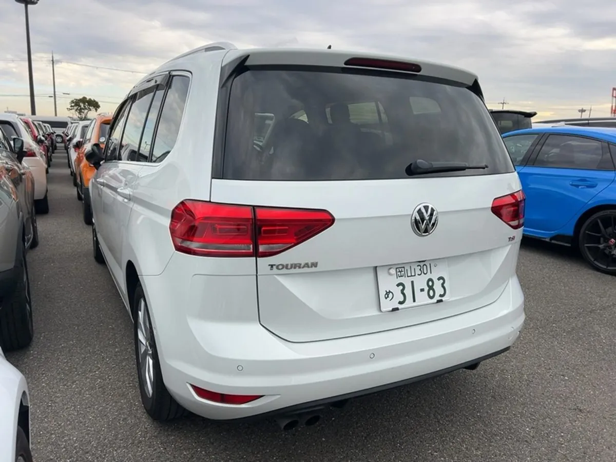 Volkswagen Touran Comfortline 1.4 Petrol Automati - Image 2