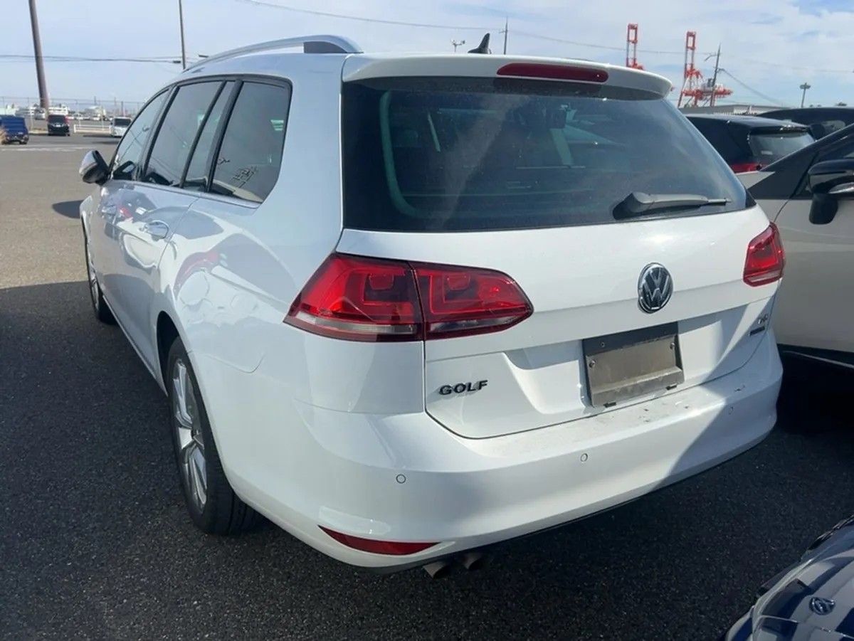 Volkswagen Golf Highline Estate 1.4 Petrol Automa - Image 2