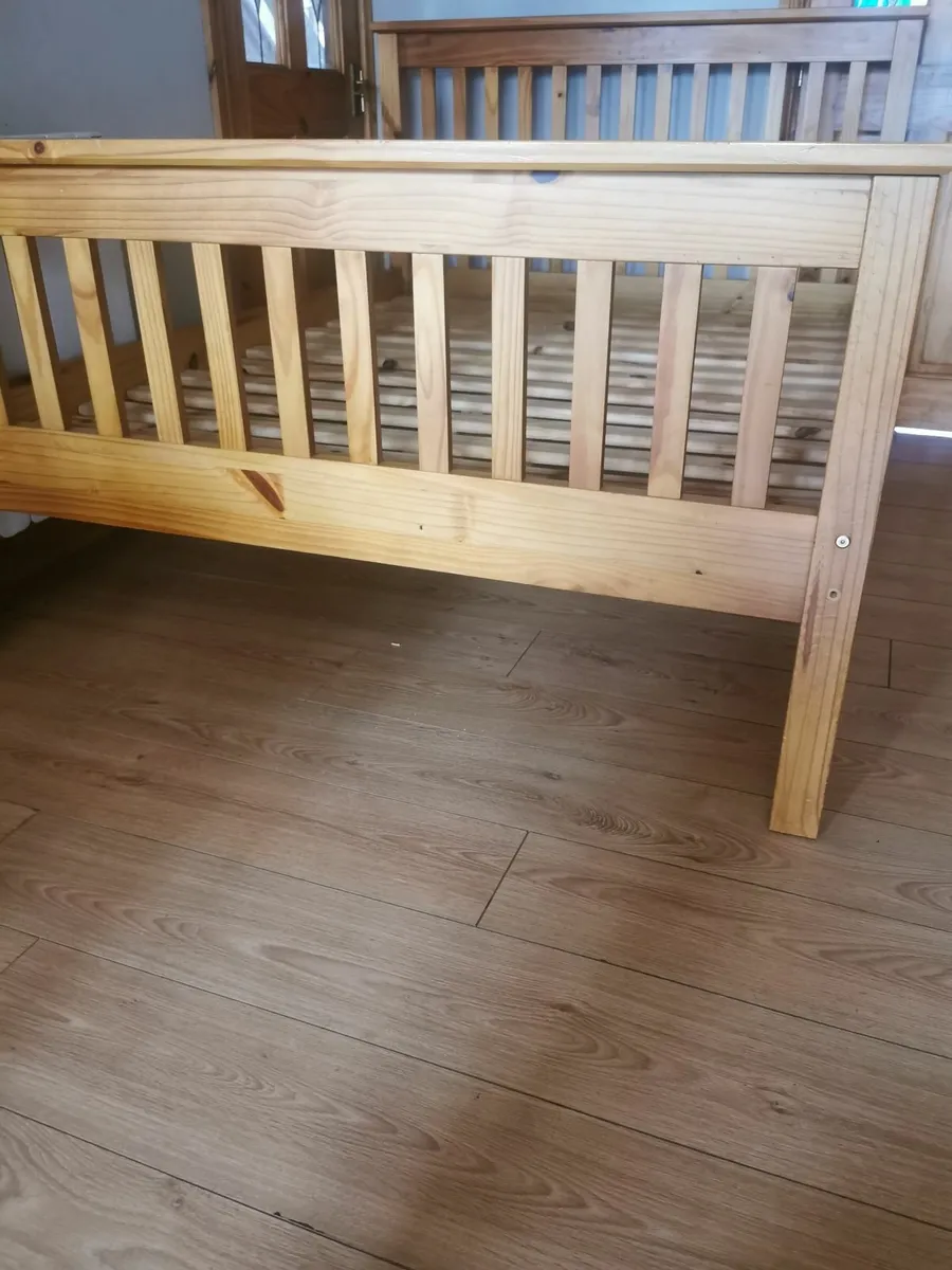 Pine Modern Quality Sturdy Double size bed frame - Image 4