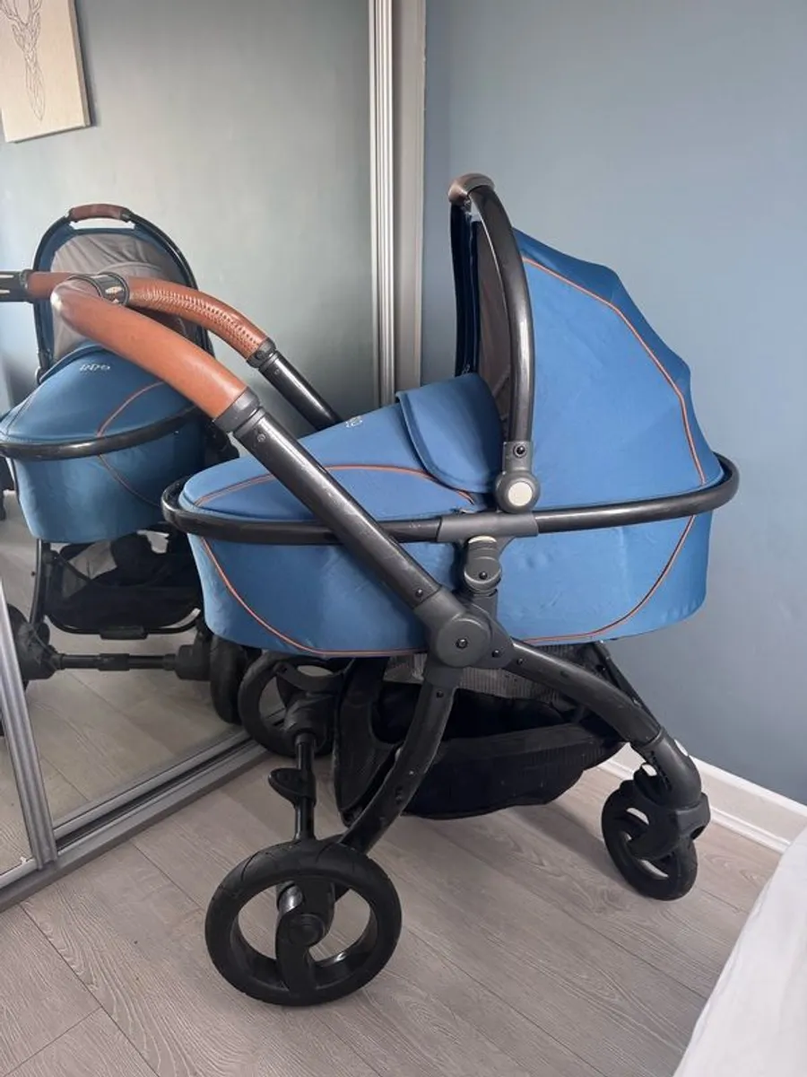 Egg Pram - Image 1