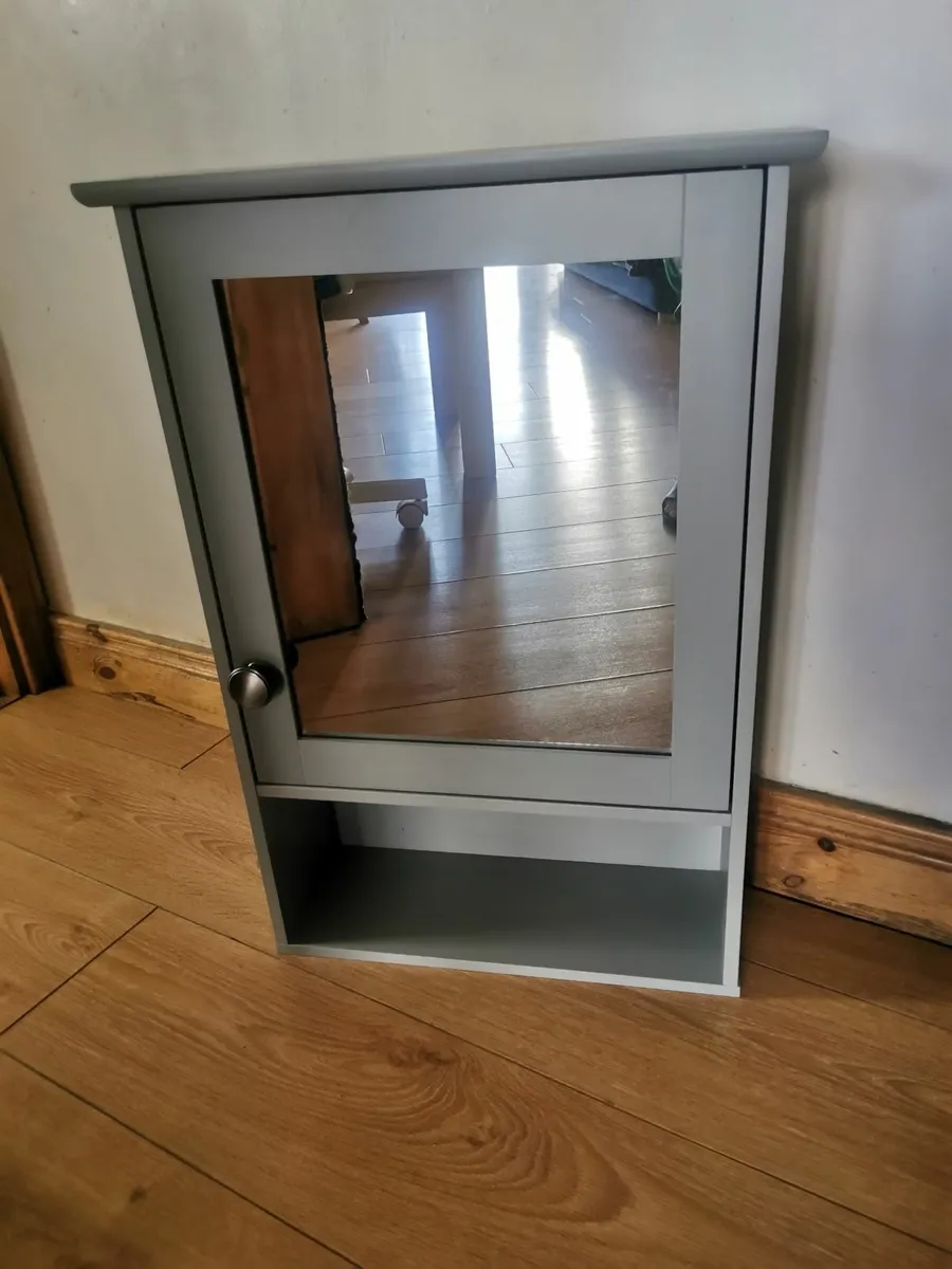Quality Expensive bathroom cabinet 6months - Image 4