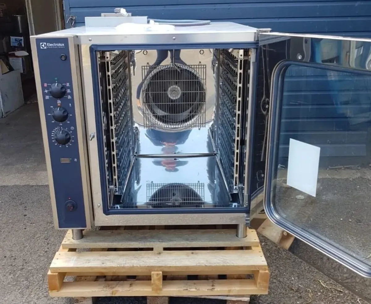 WAREHOUSE CLEARANCE Electrolux Convection Oven Gas - Image 1