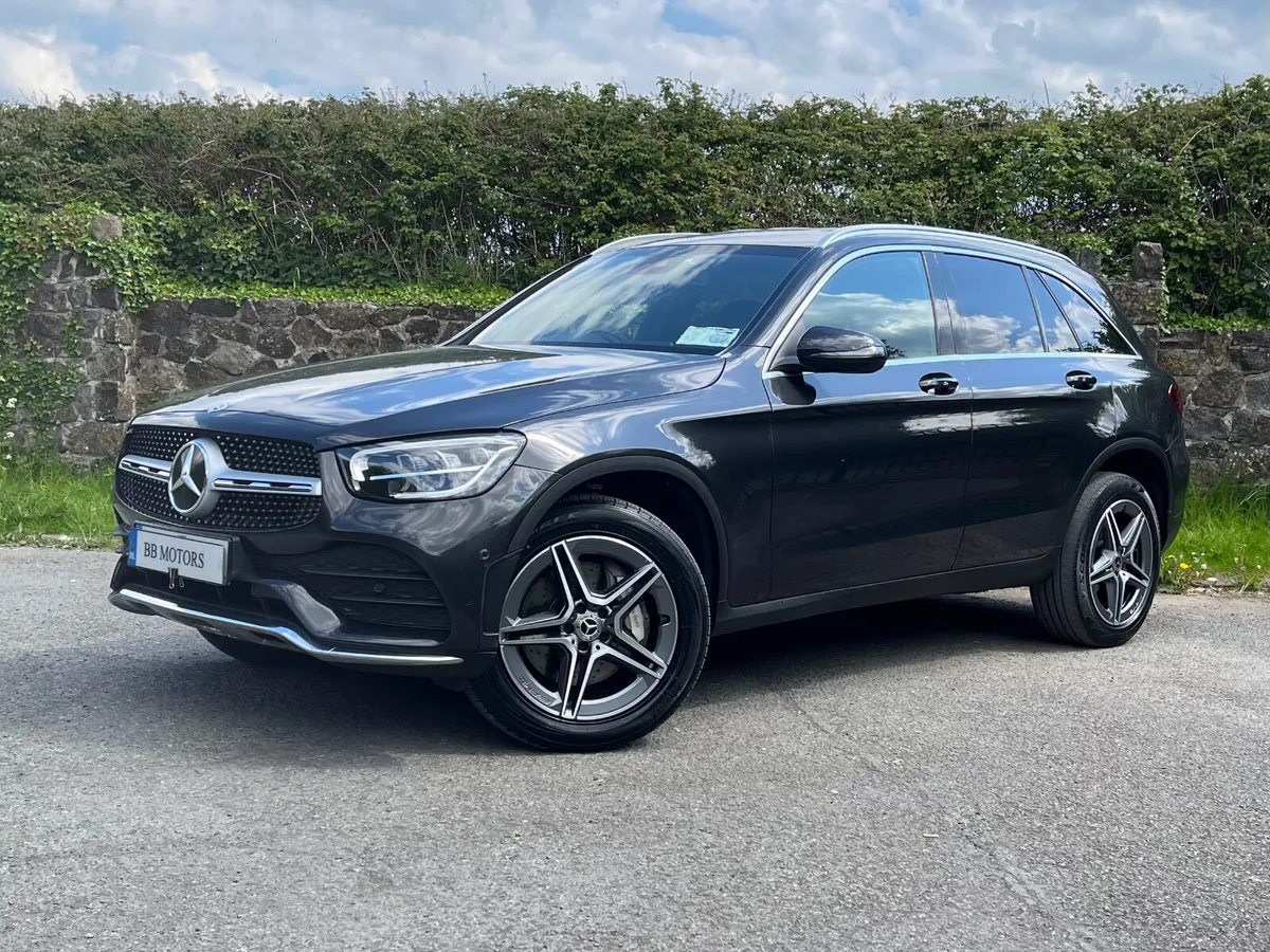 Mercedes-Benz GLC300d AMG Line Premium - Image 3