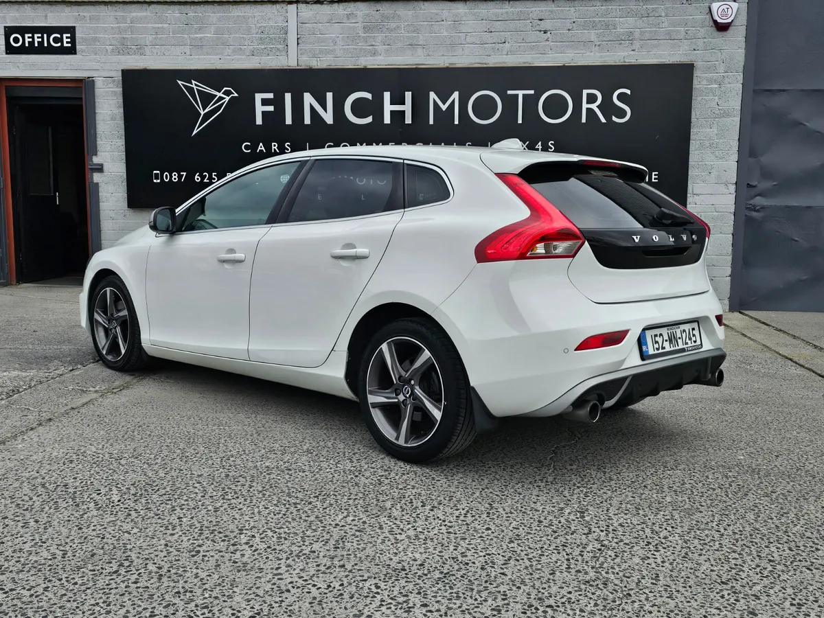 VOLVO V40 R-DESIGN // FULL SERVICE HISTORY - Image 3