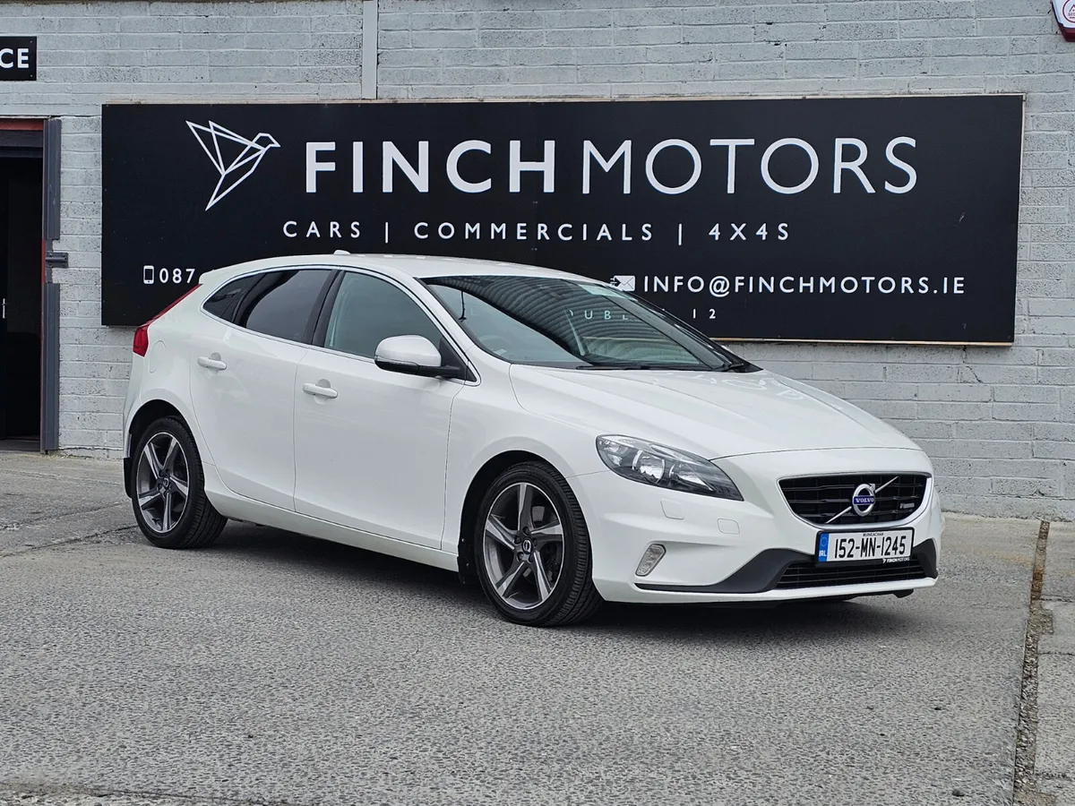VOLVO V40 R-DESIGN // FULL SERVICE HISTORY - Image 1