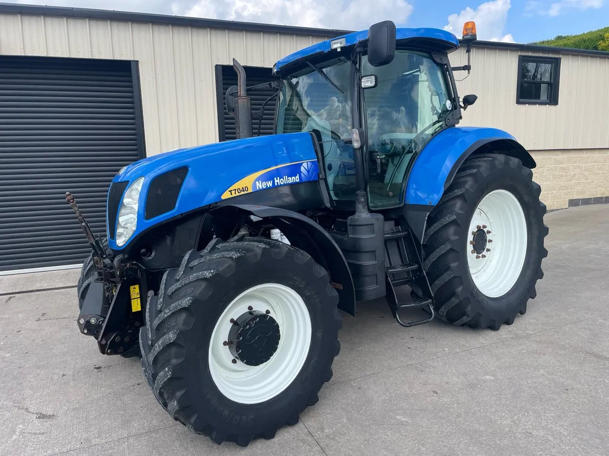 2008 NEWHOLLAND T7040 - Image 1