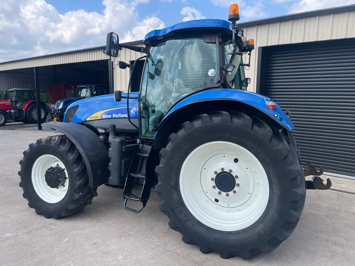 2008 NEWHOLLAND T7040 - Image 4