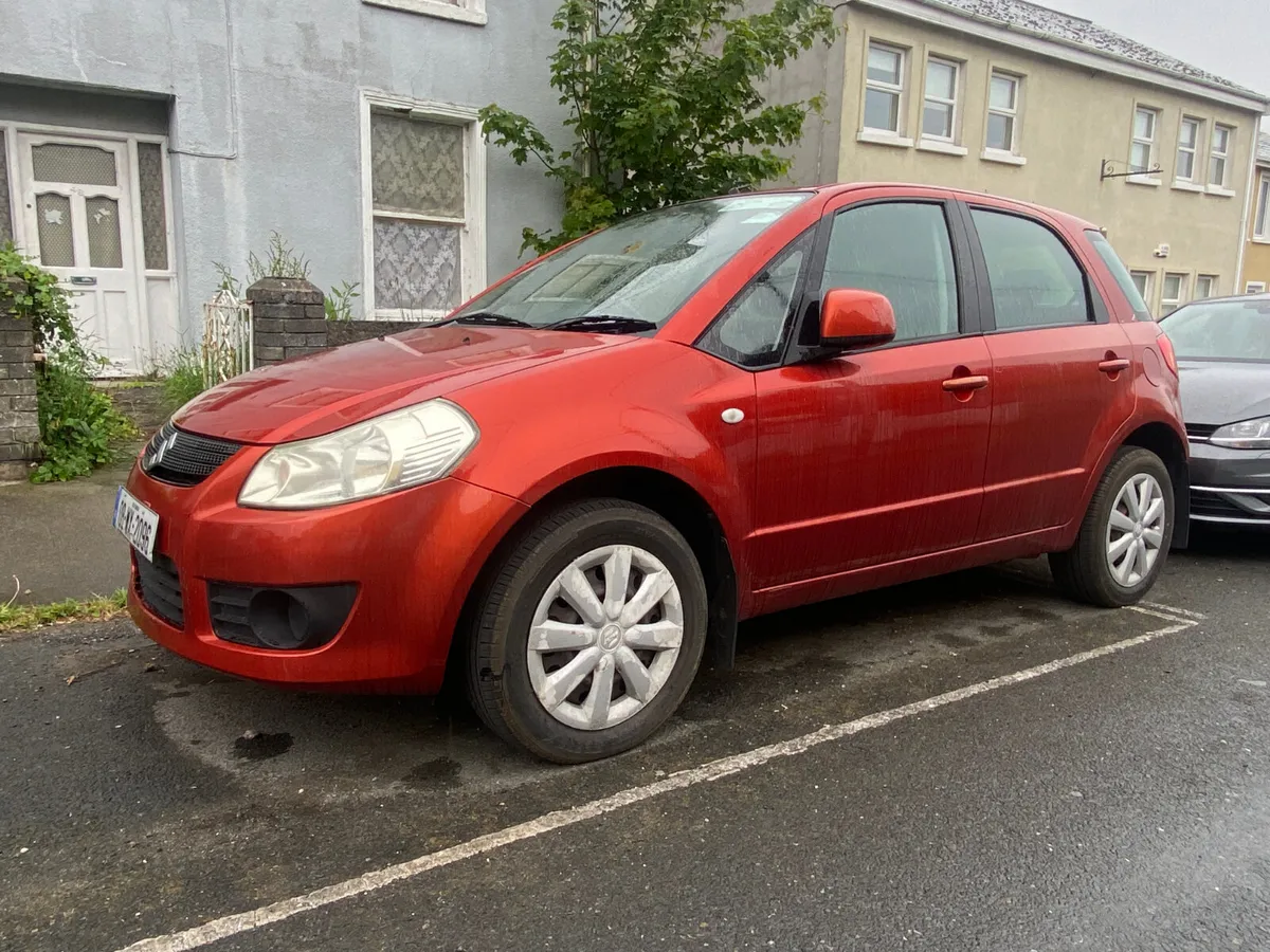 Suzuki SX4  1.5 GL **LOW KM** - Image 1