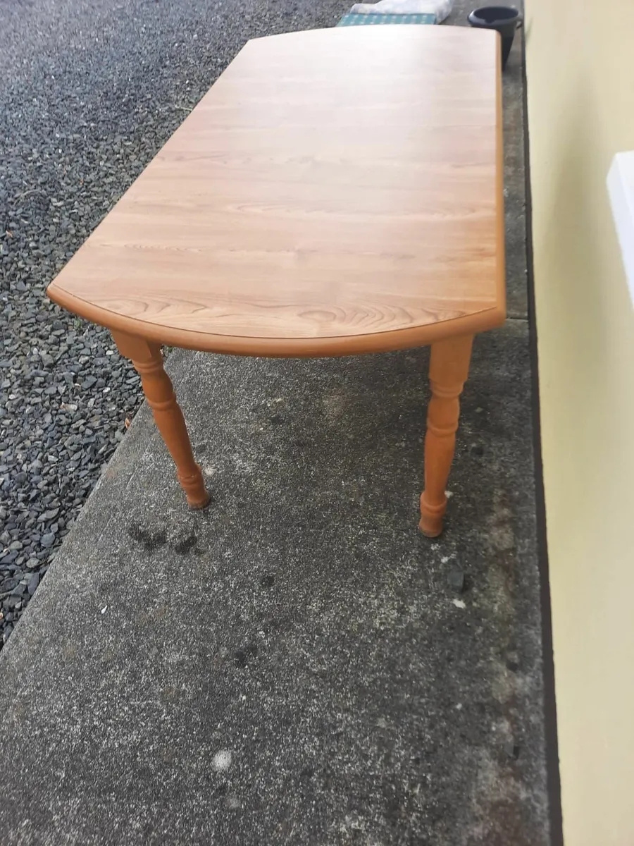 Kitchen table - Image 3