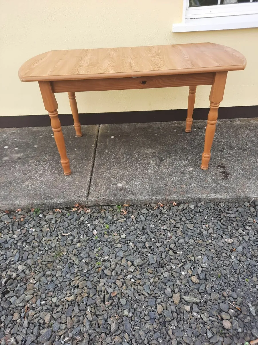Kitchen table - Image 1